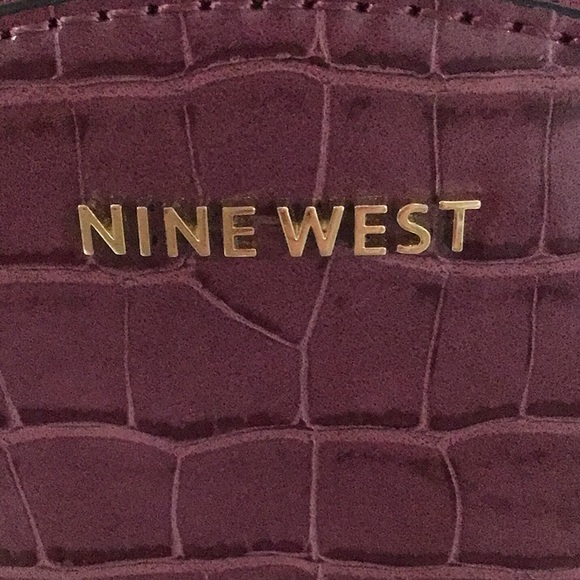 NEW Nine West Circle Crossbody Bag, Purple - Picture 9 of 10